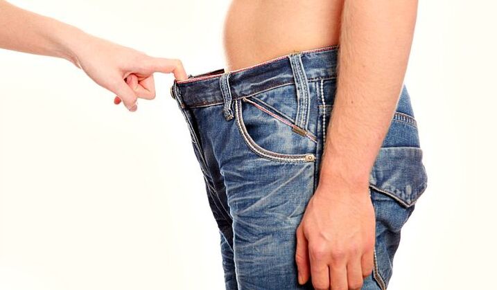 Una donna vuole un uomo con un pene ingrandito dalla soda